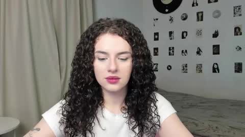 Snapshot of brookchills chatting on 10/11/25, 08:13 Brook Help me collect 100 reactions online show from 10/11/25, 08:13