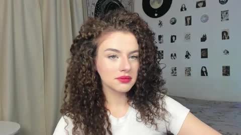 Snapshot of brookchills chatting on 10/23/25, 07:29 Brook Help me collect 100 reactions online show from 10/23/25, 07:29