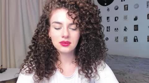 Snapshot of brookchills chatting on 10/25/25, 07:38 Brook Help me collect 100 reactions online show from 10/25/25, 07:38