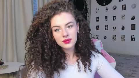 Snapshot of brookchills chatting on 10/29/25, 07:43 Brook Help me collect 100 reactions online show from 10/29/25, 07:43