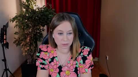 Snapshot of brooke_evans_ chatting on 10/29/25, 12:46 Brooke online show from 10/29/25, 12:46