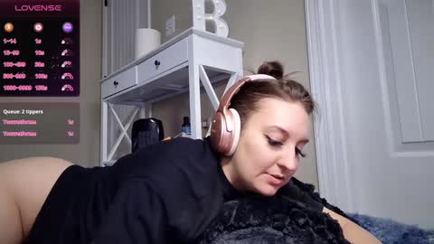 Snapshot of brookebee27 chatting on 01/23/25, 08:15 brookebee online show from 01/23/25, 08:15