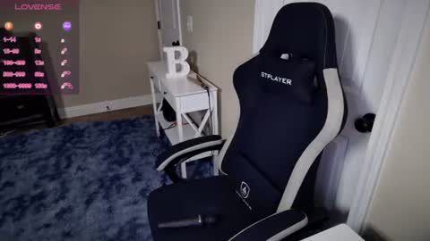 Snapshot of brookebee27 chatting on 02/18/25, 02:59 brookebee online show from 02/18/25, 02:59