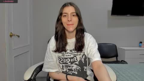 broosnica1 online show from 12/23/25, 07:06