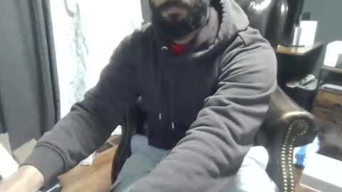 Snapshot of brownbd32 chatting on 10/27/25, 05:11 brownbd32 online show from 10/27/25, 05:11