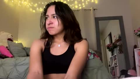 Snapshot of brownbunny212 chatting on 01/23/25, 05:24 brownbunny212 online show from 01/23/25, 05:24