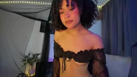 Snapshot of browngirl69 chatting on 03/06/25, 03:24 miss muller online show from 03/06/25, 03:24