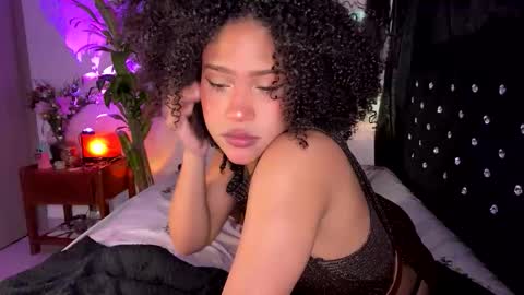 Snapshot of browngirl69 chatting on 10/05/25, 08:40 miss muller online show from 10/05/25, 08:40