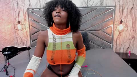 Sara  online show from 12/17/24, 09:05