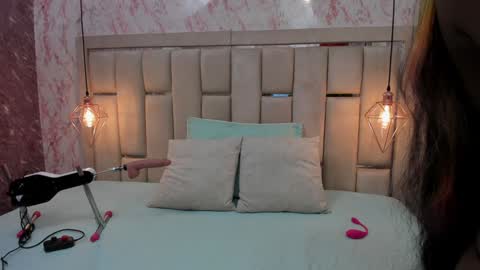 Sara  online show from 12/19/24, 10:32