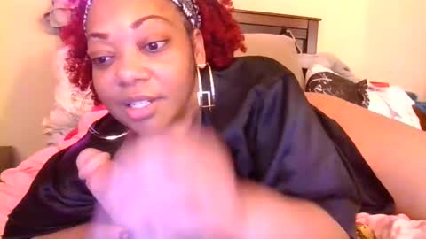 Snapshot of brownroundrenee chatting on 02/09/25, 10:00 brownroundrenee online show from 02/09/25, 10:00