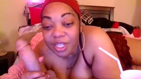 Snapshot of brownroundrenee chatting on 03/01/25, 10:55 brownroundrenee online show from 03/01/25, 10:55