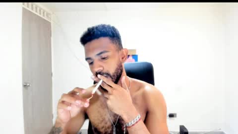 bruce_1111 online show from 04/10/26, 07:51