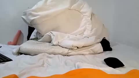 Bruce online show from 03/10/25, 05:43