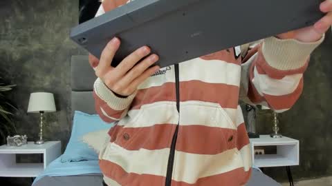 Bruce Hans online show from 11/18/25, 11:36