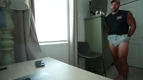 Snapshot of brucestryker chatting on 10/18/25, 03:35 onlyfans BRUCESTRYKER online show from 10/18/25, 03:35