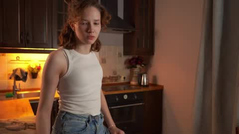 Tess online show from 04/17/26, 02:42