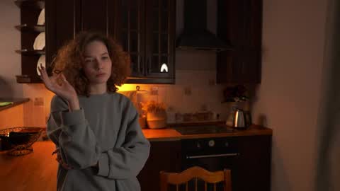 Tess online show from 04/19/26, 02:27