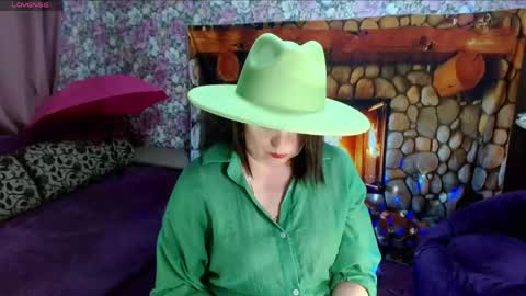 Snapshot of brunette7786 chatting on 05/20/26, 09:21 Julia online show from 05/20/26, 09:21