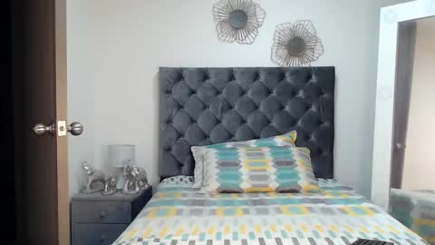 Snapshot of brunette_sex718203 chatting on 09/23/25, 03:09 Violetta online show from 09/23/25, 03:09