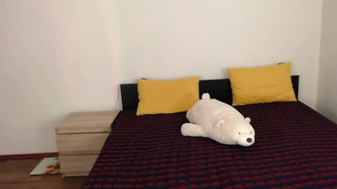 Ellis online show from 04/08/26, 06:35