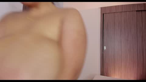 Snapshot of brunnahart chatting on 12/12/24, 02:37 online show from 12/12/24, 02:37