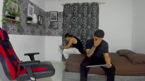 Snapshot of bruno_snow chatting on 10/24/25, 03:25 bruno_snow online show from 10/24/25, 03:25