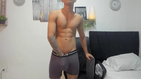 bruno_snow online show from 12/04/25, 03:38