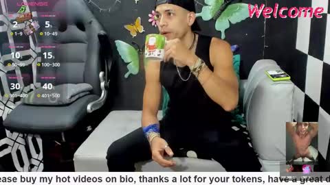 Snapshot of brunocuttie94 chatting on 03/03/25, 05:29 Join my fan club here 150 tokens a month online show from 03/03/25, 05:29