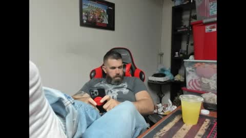 Snapshot of brutalmaster1983 chatting on 05/08/26, 06:13 BRUTALMASTER1983 online show from 05/08/26, 06:13