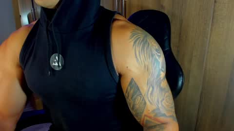 Snapshot of bryan_boy_ chatting on 01/17/25, 01:25 bryan online show from 01/17/25, 01:25