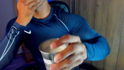 Snapshot of bryan_boy_ chatting on 01/24/25, 02:39 bryan online show from 01/24/25, 02:39