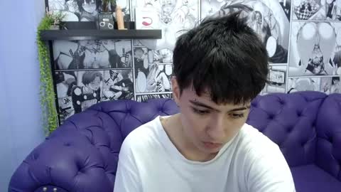 Snapshot of bryce_evans chatting on 12/19/24, 09:06 B R Y C E  online show from 12/19/24, 09:06