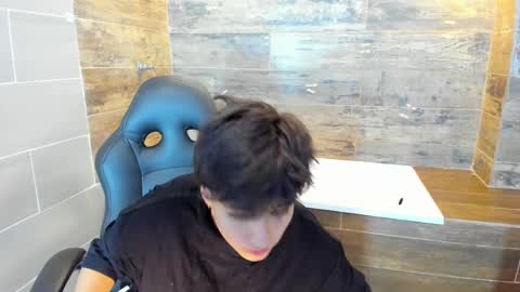 Snapshot of bryce_evans chatting on 02/23/25, 03:29 B R Y C E  online show from 02/23/25, 03:29