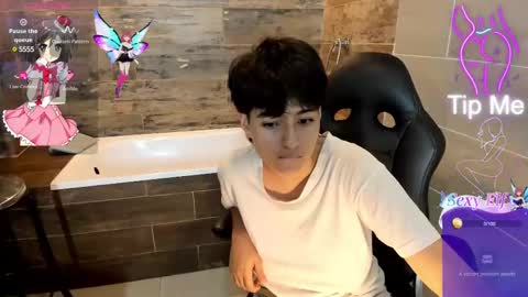 Snapshot of bryce_evans chatting on 02/25/25, 07:36 B R Y C E  online show from 02/25/25, 07:36