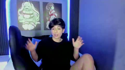 Snapshot of bryce_evans chatting on 10/13/25, 03:23 B R Y C E  online show from 10/13/25, 03:23