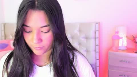 Snapshot of bryonny_ chatting on 12/13/24, 04:16 Carly online show from 12/13/24, 04:16