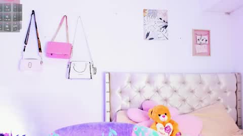 Snapshot of bryonny_ chatting on 02/12/25, 06:51 Carly online show from 02/12/25, 06:51