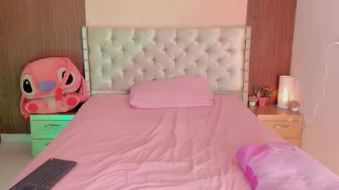 Snapshot of bryonny_ chatting on 10/15/25, 12:27 Carly online show from 10/15/25, 12:27