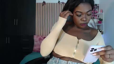 hot online show from 10/24/25, 08:11