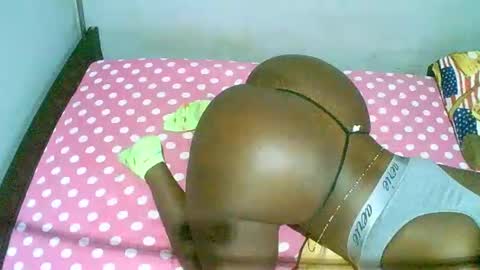 Snapshot of bryvanna_sweet chatting on 12/15/24, 03:20 dee online show from 12/15/24, 03:20