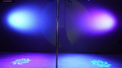 Bubble  gum  online show from 11/18/25, 08:46