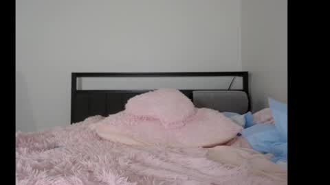 Snapshot of bubble_girl_lo chatting on 05/06/26, 08:19 Queen Lola XXX online show from 05/06/26, 08:19