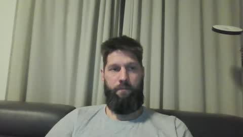 bubblebee1982 online show from 12/04/24, 08:18