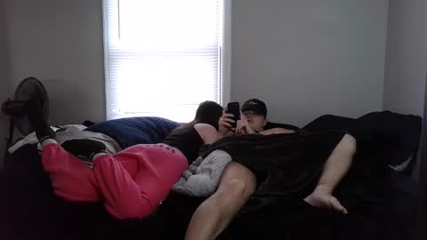 Snapshot of bubblebuttbdn chatting on 12/19/25, 07:43 BubblebuttBdn online show from 12/19/25, 07:43