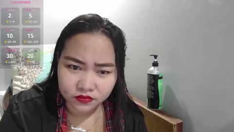 Snapshot of bubblebuttpinay chatting on 02/20/25, 12:19 Sunshine online show from 02/20/25, 12:19