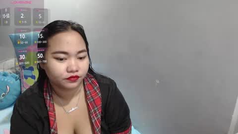 Snapshot of bubblebuttpinay chatting on 03/11/25, 11:37 Sunshine online show from 03/11/25, 11:37