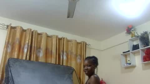 Snapshot of bubblyebony_01 chatting on 06/08/26, 11:49 Lucy online show from 06/08/26, 11:49