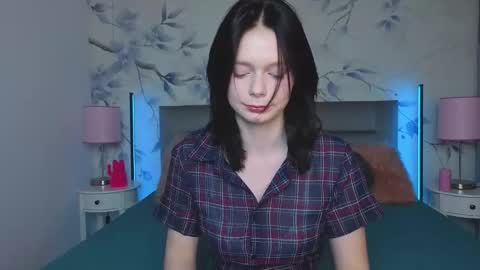 Leona online show from 02/08/26, 10:13