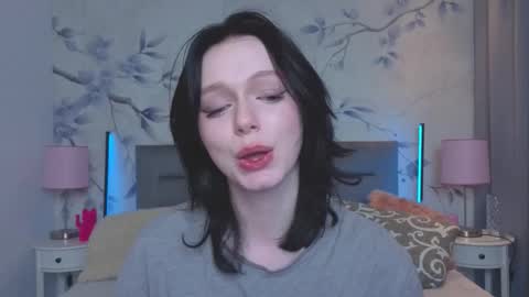 Leona online show from 03/17/26, 09:40